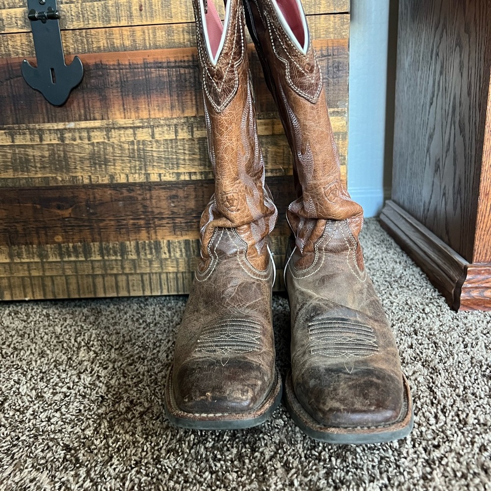Ariat Tan Leather Cowboy Boots